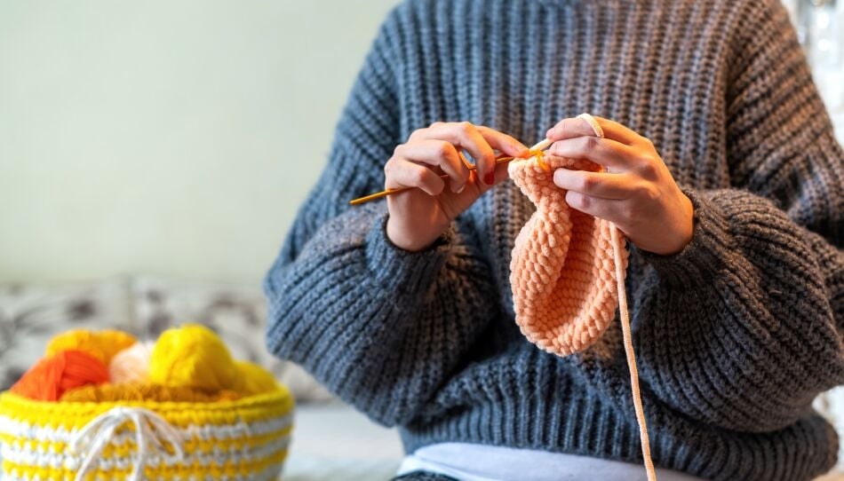 El Örgüsünde Tığ mı, Şiş mi? Doğru Tercih Nasıl Yapılmalı?